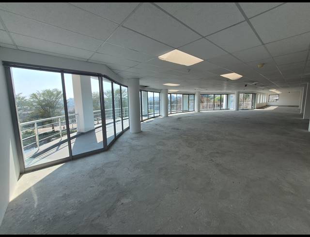 1,195M² OFFICE TO LET IN WOODMEAD